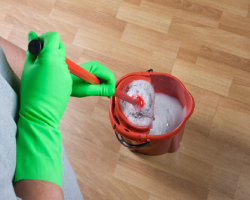 Guia completo para saber como limpar piso dependendo do material, descubra o seu
